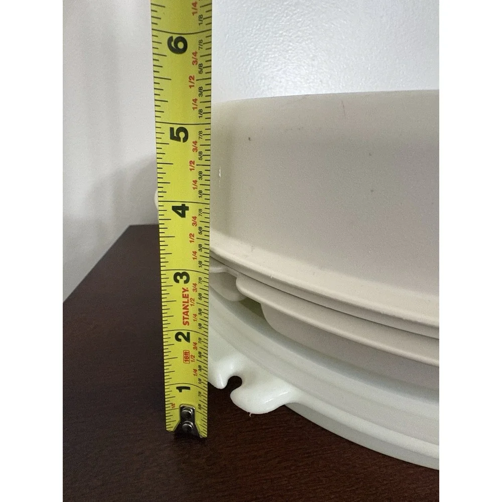 Tupperware Party Trays Set Of 2 With Lids
